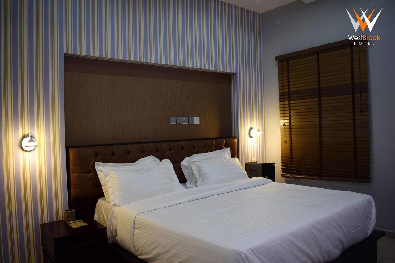 Westbrook Hotel Owerri Extérieur photo