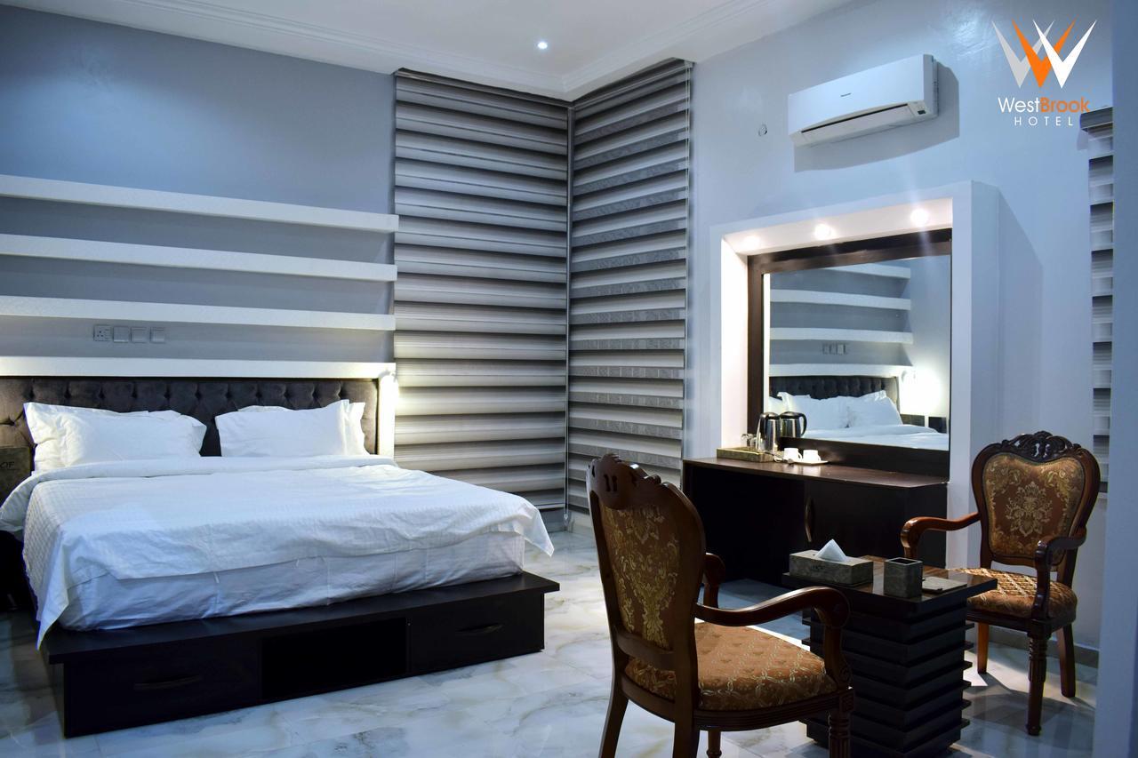 Westbrook Hotel Owerri Extérieur photo