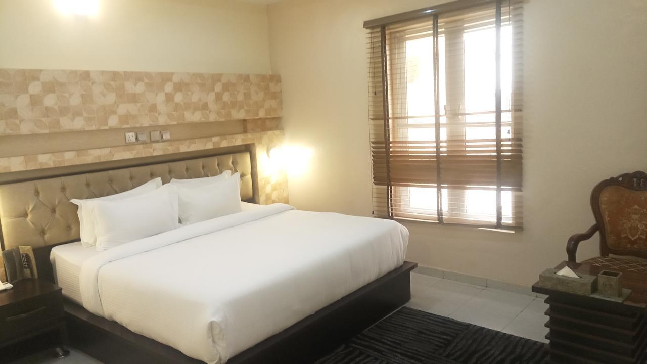 Westbrook Hotel Owerri Extérieur photo